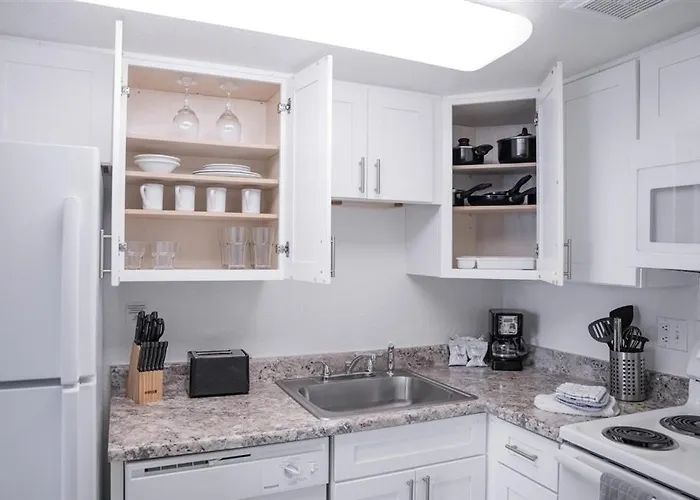 Apartment 211 Fully Furnished 1br Suite-outdoor Pool *