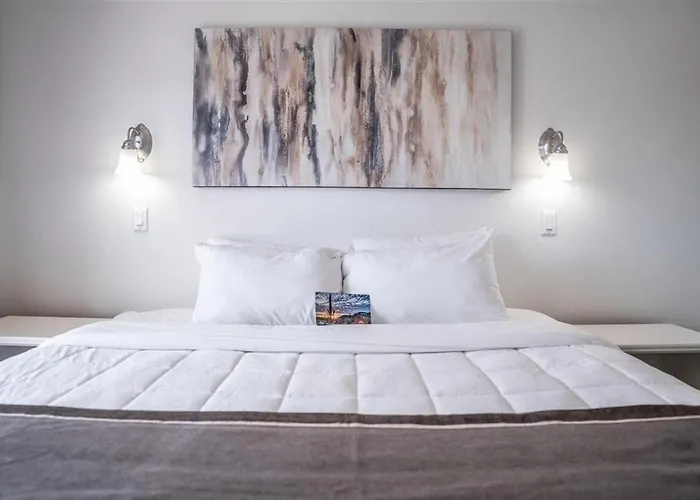 Apartment 211 Fully Furnished 1br Suite-outdoor Pool *