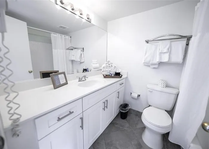 Apartment 211 Fully Furnished 1br Suite-outdoor Pool *